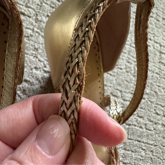 Lilly Pulitzer Gold Maddie Wedge Sandals with Crisscross Straps Women’s Size 9 - Picture 16 of 16